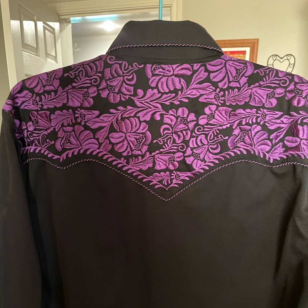 Scully Black Western Shirt with Purple Floral Yoke and Cuffs - Picture 4 of 4